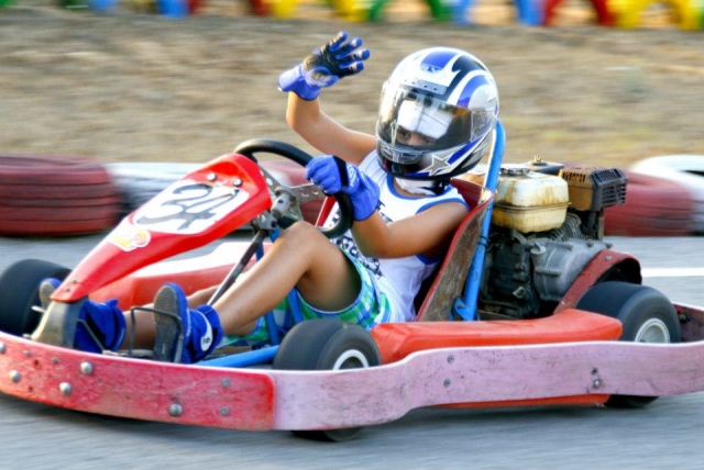 Joven piloto en Ibiza